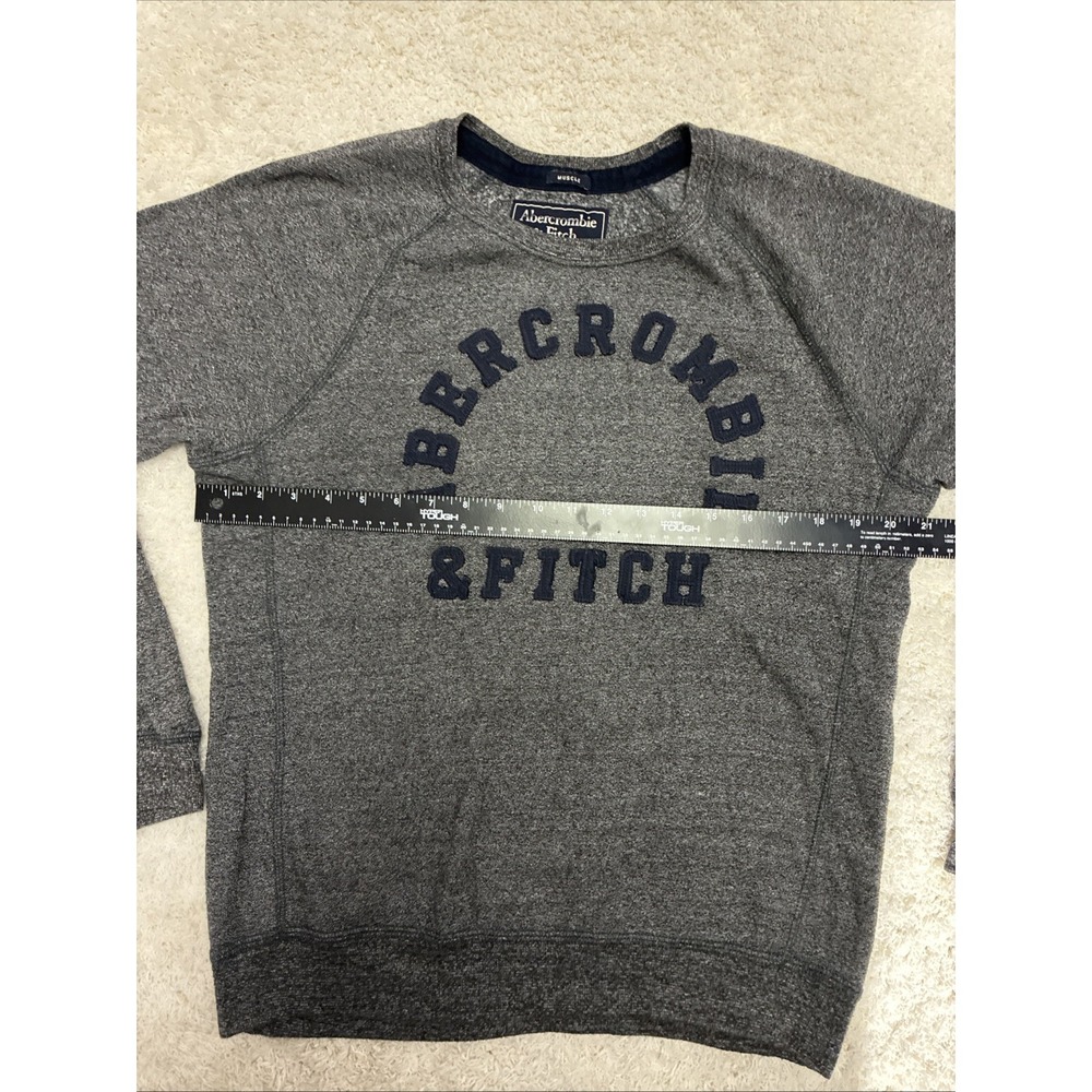 Abercrombie & Fitch Men's Sweatshirt Size M Muscle Gray w Textured Cloth Logo - Picture 6 of 7